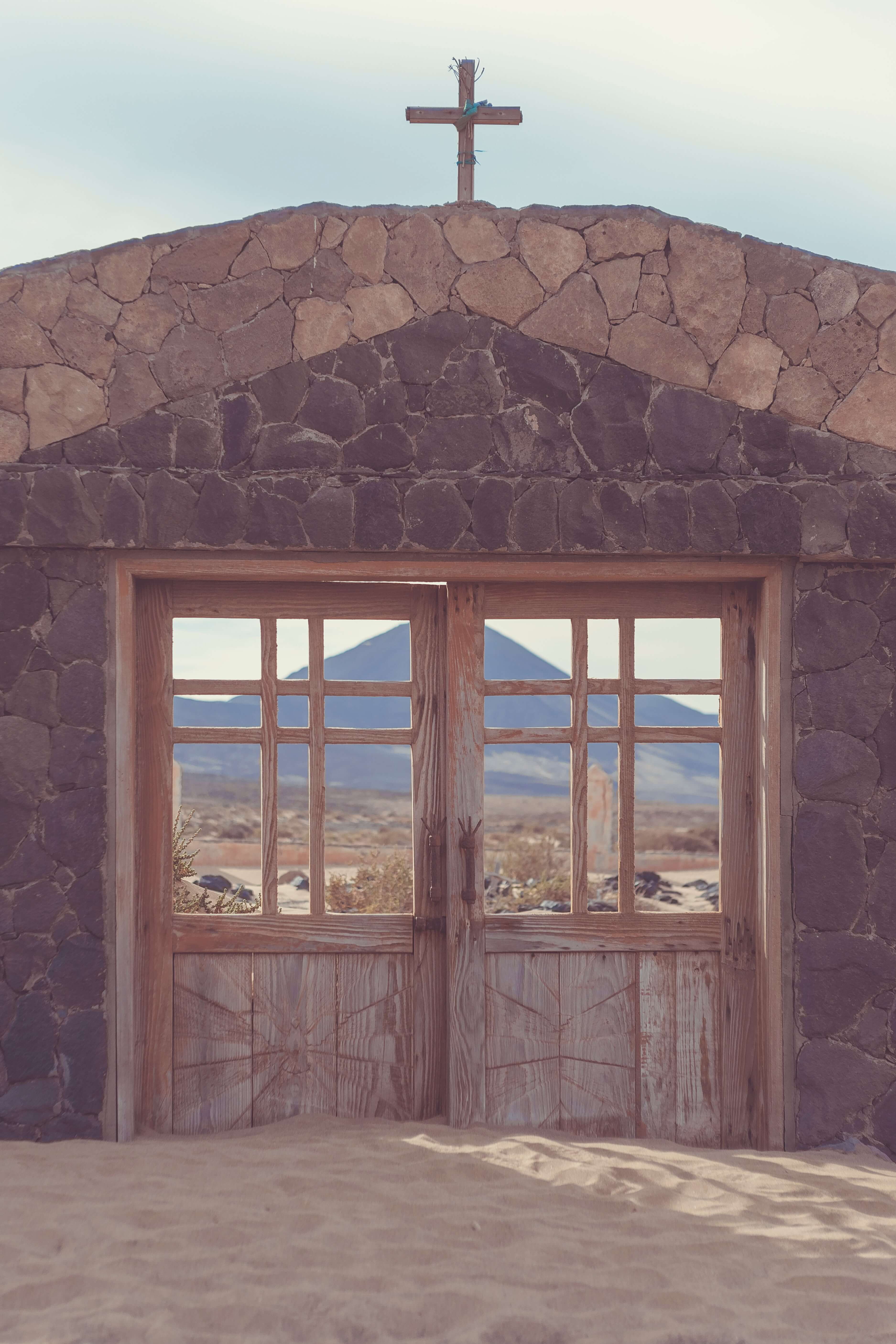 outdoor church structure