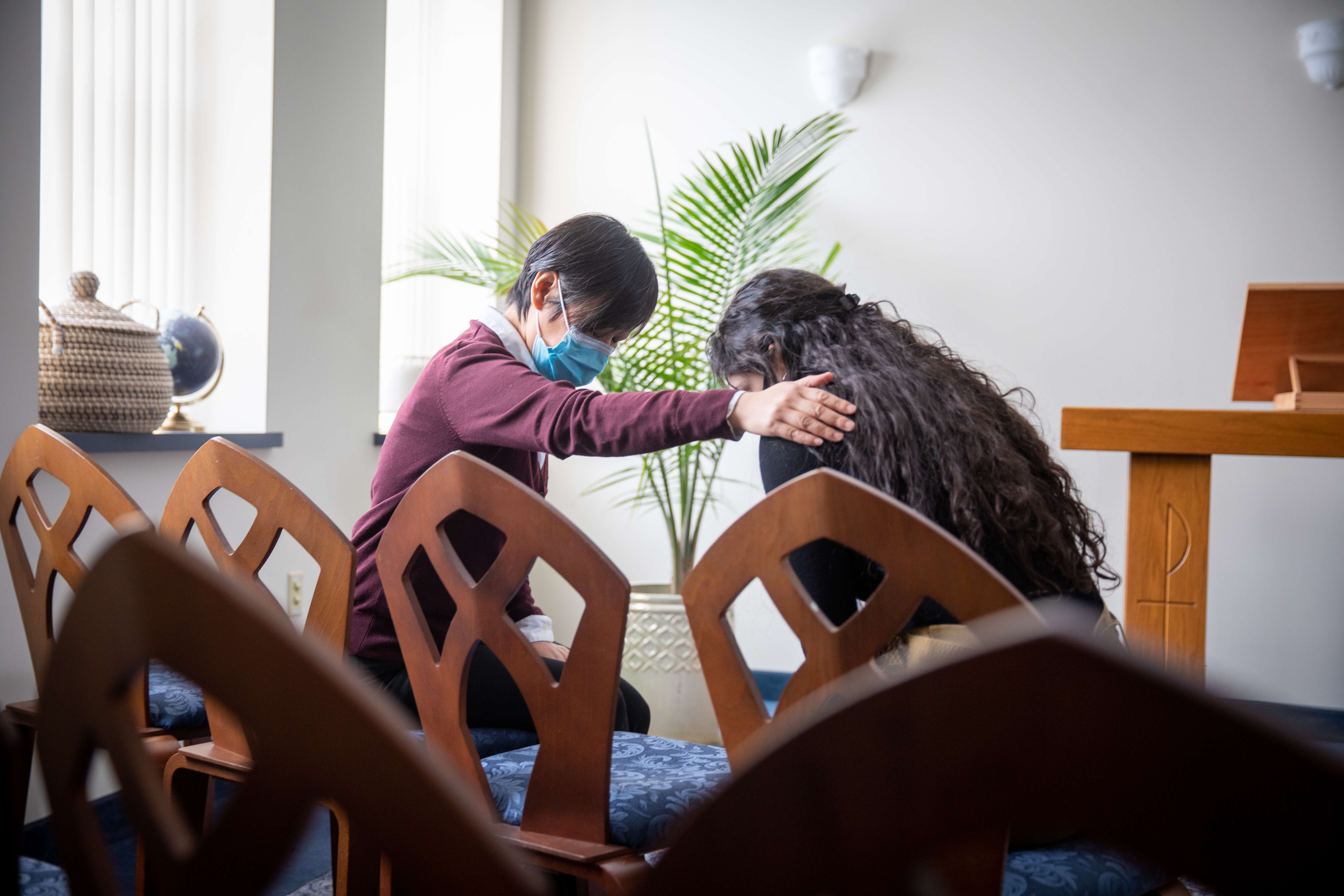 women praying
